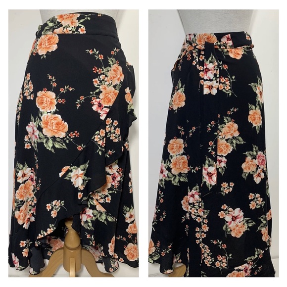 Floral Wrap Skirt Black Midi Short Front Long Back Bar III Sz Large UK 14-16 - Picture 11 of 11